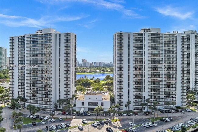 property at 3731 N Country Club Dr