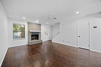 802 Banister Ln in Austin, TX - Building Photo - Building Photo