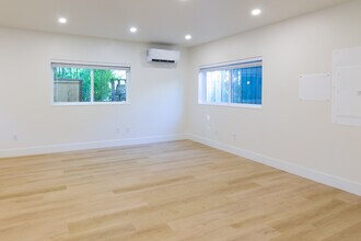 6547 26th Ave NW in Seattle, WA - Building Photo - Building Photo