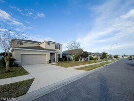 13715 Garden Hills Dr in Spring Hill, FL - Building Photo