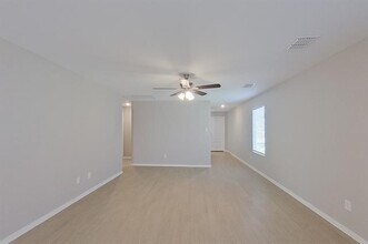 911 Ponderosa Ln in Princeton, TX - Foto de edificio - Building Photo