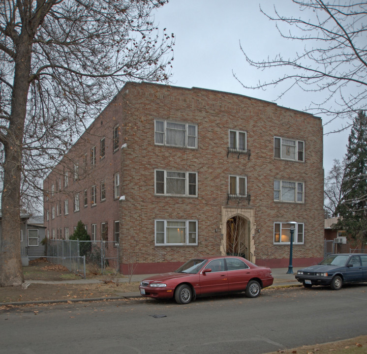 Buckingham Apartments in Yakima, WA - Building Photo