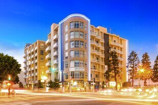 E On Grand in Los Angeles, CA - Building Photo