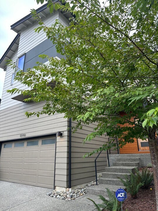 13110 SE 219th Pl in Kent, WA - Building Photo