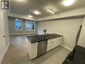 82 Oat Ln in Kitchener, ON - Building Photo - Building Photo