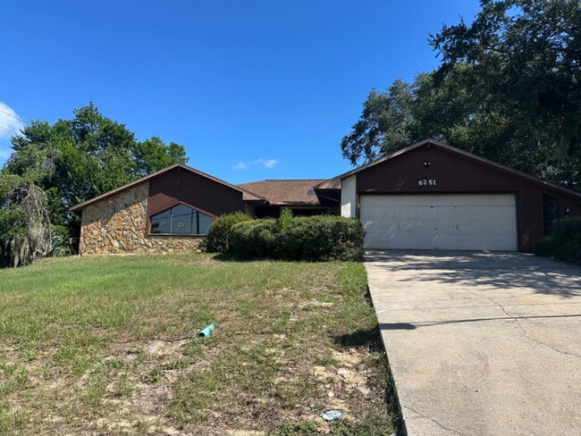 6251 Grapewood Rd in Spring Hill, FL - Building Photo - Building Photo