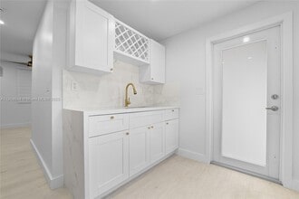 129 SW 9th Ave, Unit 3 in Miami, FL - Foto de edificio - Building Photo