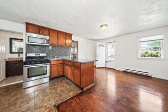 62 Wood St in Meriden, CT - Building Photo - Building Photo