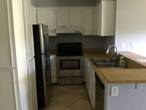 151 W Glaucus St in Encinitas, CA - Foto de edificio - Building Photo