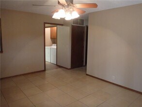 1344 Meadow Ln-Unit -1 in Weatherford, OK - Building Photo - Building Photo