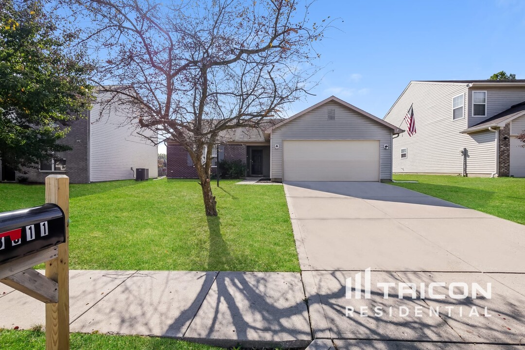 8911 Leffler Ln in Indianapolis, IN - Building Photo