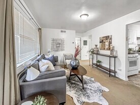 1727 Oregon St, Unit Unit A in Berkeley, CA - Building Photo