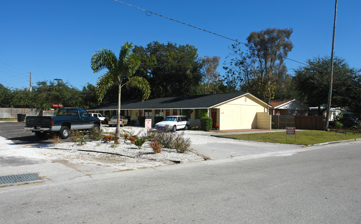 379 42nd Ave N in St. Petersburg, FL - Building Photo