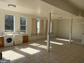 856 Spriggs Rd in Berkeley Springs, WV - Building Photo - Building Photo