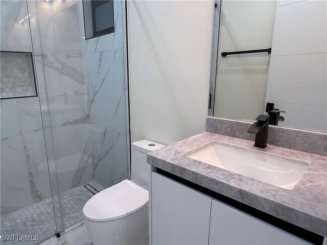 property at 1821 Desoto Blvd N