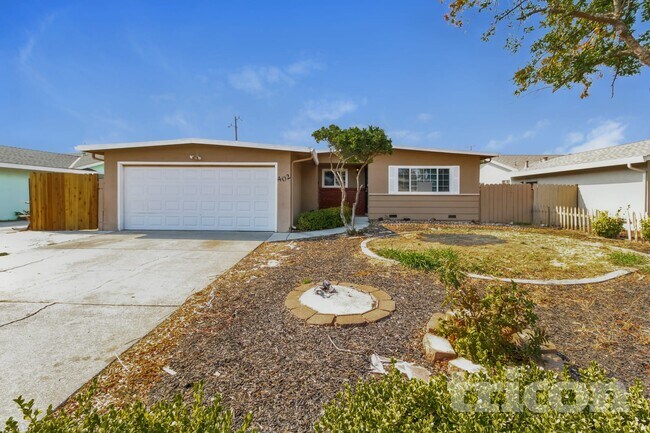 402 E Pacific Ave in Fairfield, CA - Building Photo - Building Photo