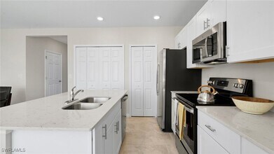 4254 Canova Ct in North Fort Myers, FL - Building Photo - Building Photo
