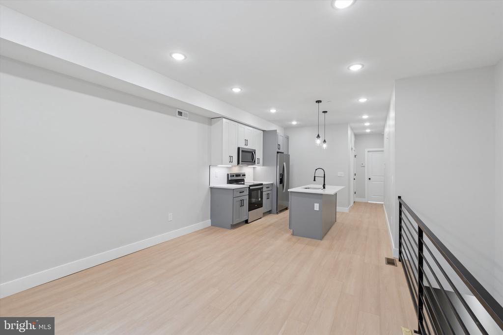 520 W Susquehanna Ave in Philadelphia, PA - Building Photo