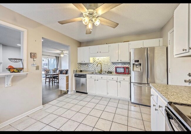 1841 Sundancer Ln in Goose Creek, SC - Building Photo - Building Photo