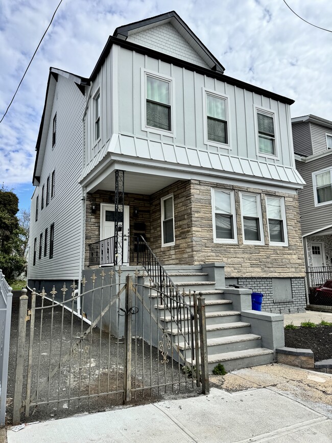 303 Renner Ave, Unit 1 in Newark, NJ - Building Photo - Building Photo