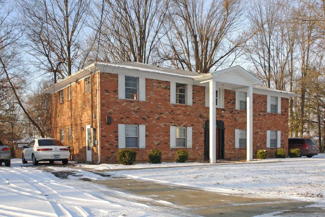 3106 Melody Acres Ln in Louisville, KY - Building Photo