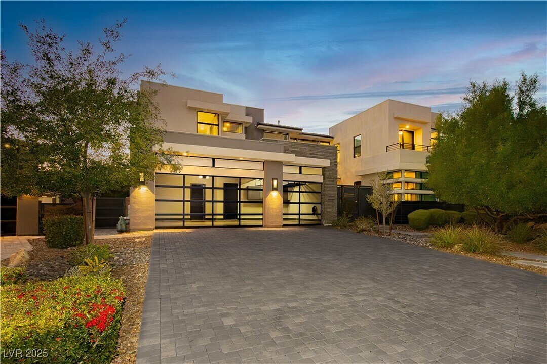 94 Glade Hollow Dr in Las Vegas, NV - Building Photo