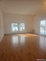 73-79 Park Ave in Danbury, CT - Building Photo