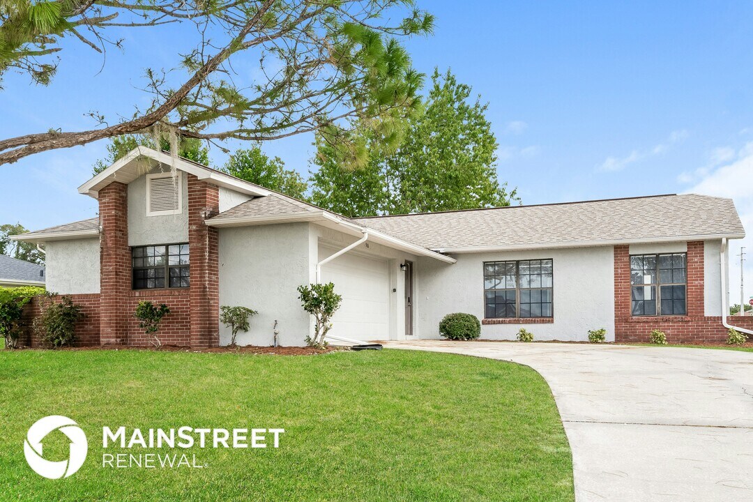 916 N Dean Cir in Deltona, FL - Building Photo