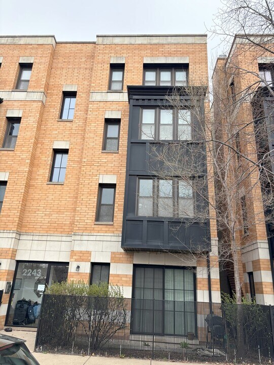 2243 N Lister Ave in Chicago, IL - Building Photo