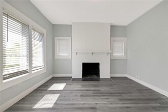 327 SW 20th St in Fort Lauderdale, FL - Building Photo - Building Photo