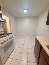 700 McKinley Ave, Unit 308 in Mundelein, IL - Building Photo - Building Photo