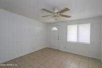 10320 Mayan Dr, Unit 5 in Jacksonville, FL - Building Photo - Building Photo