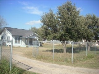 600 Milanos Rd in Weslaco, TX - Building Photo