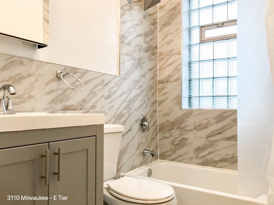 3110 N Milwaukee Ave in Chicago, IL - Foto de edificio