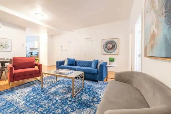 property at 415 W 37th St