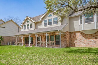 2727 Raintree Dr in Sugar Land, TX - Building Photo - Building Photo