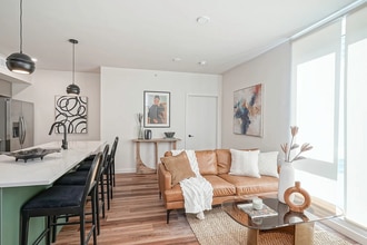 1301 Bainbridge St, Unit 2 Bedroom in Philadelphia, PA - Building Photo - Building Photo