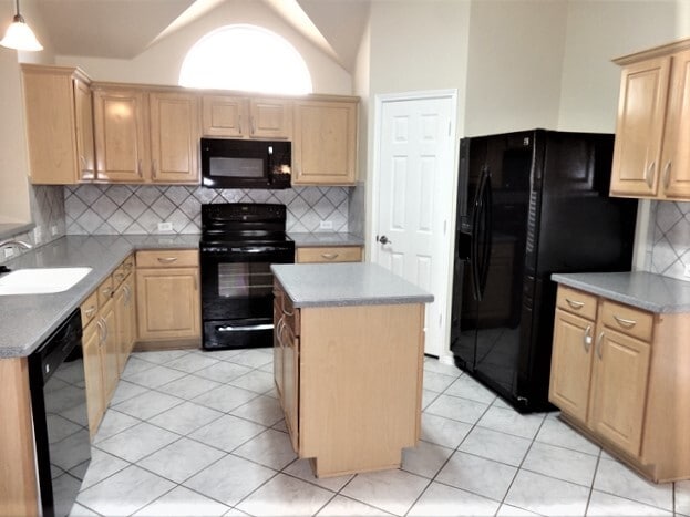 5712 Rio Grande Dr in Haltom City, TX - Building Photo - Building Photo