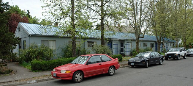 1407-1421 NW 15th St in Corvallis, OR - Building Photo - Building Photo