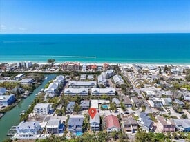 611 2nd St in Indian Rocks Beach, FL - Building Photo