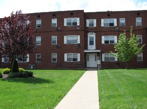 Beechwood Garden Apartments in Pittsburgh, PA - Building Photo - Building Photo