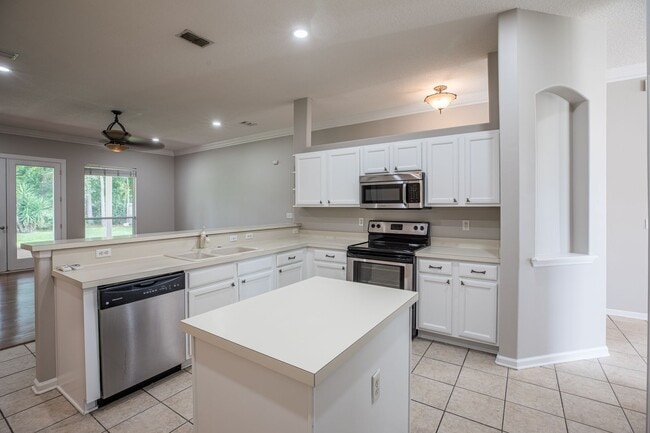 12765 Chets Creek Dr N in Jacksonville, FL - Building Photo - Building Photo