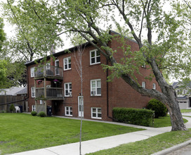 41 Arcadian Cir in Toronto, ON - Building Photo - Building Photo