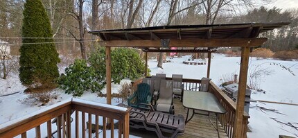 23 Mill St in Broad Brook, CT - Foto de edificio - Building Photo