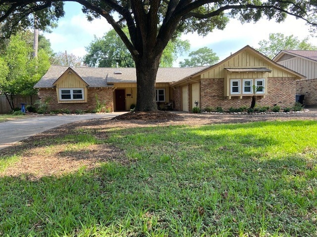 10514 Haddington Dr
