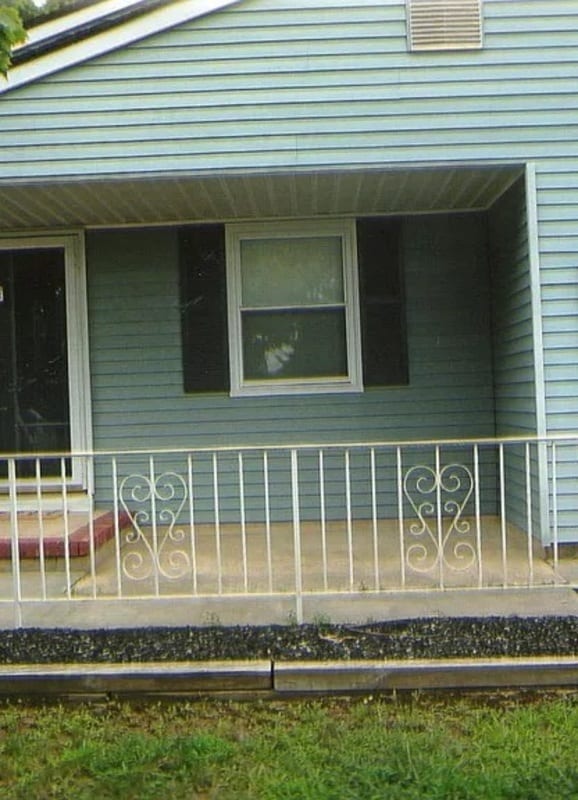 property at 4 La Dunette Dr