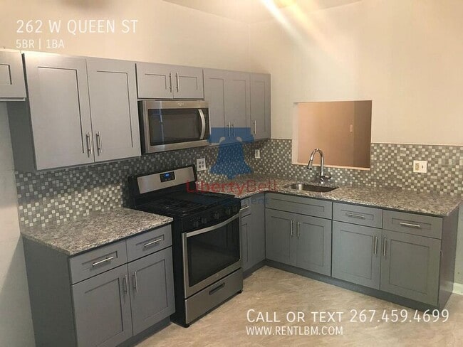 property at 262 W Queen Ln