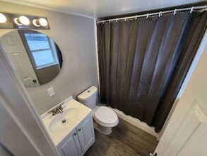 14572 N Saginaw Rd in Clio, MI - Foto de edificio - Building Photo