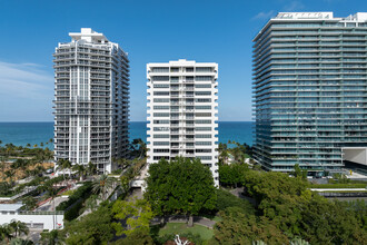 Kenilworth in Bal Harbour, FL - Foto de edificio - Building Photo