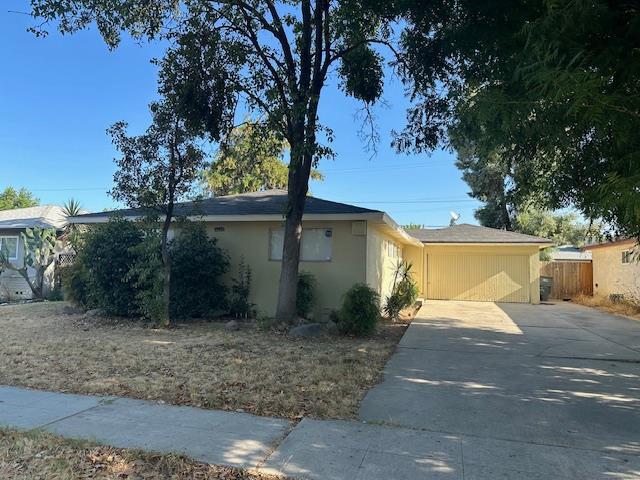 property at 4625 E Norwich Ave